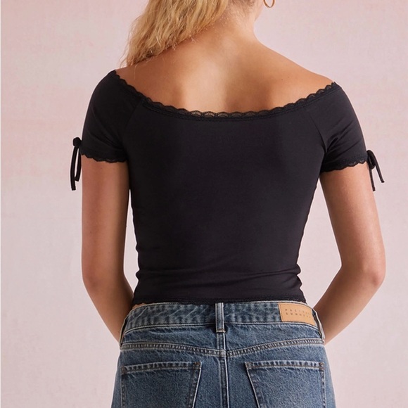 NWT PACSUN Elegant Black Lace Trim Top - Picture 2 of 8